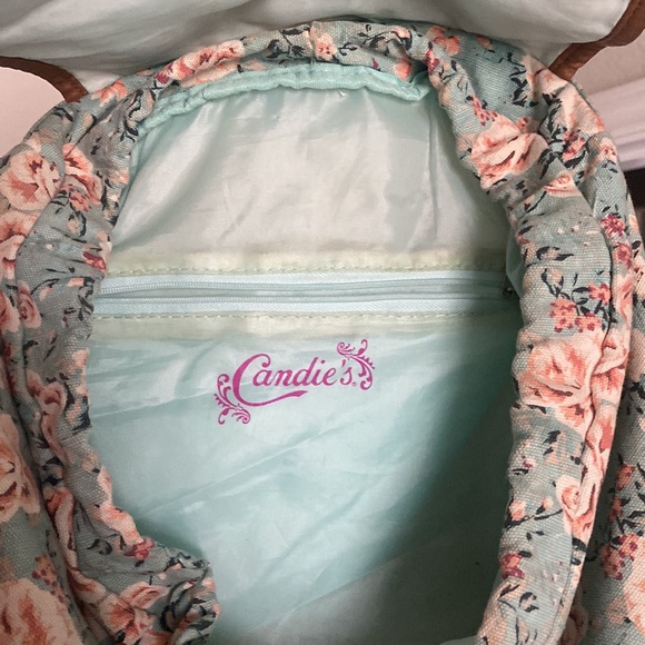 Backpack - Picture 3 of 6